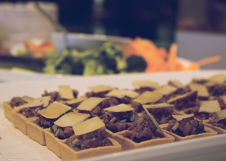 Qui cuisine quoi? Une dégustation culinaire Qui cuisine quoi? Une dégustation culinaire