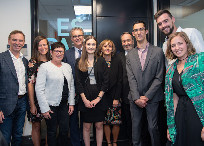 Michel Patry, Director of HEC Montréal, paid tribute to the donors. Robert Blain, Hélène Sabourin, Luc Lambert and Sylvie Smith were accompanied by the members of their families and by Renaud Lambert (3<sup>rd</sup> from right).