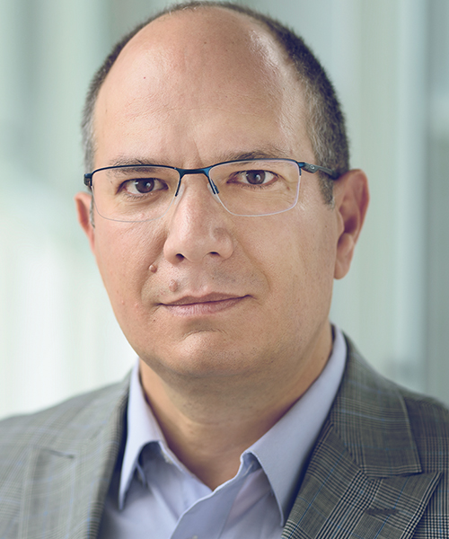 Luis Cisneros, professeur titulaire au Département d'entrepreneuriat et d'innovation de HEC Montréal