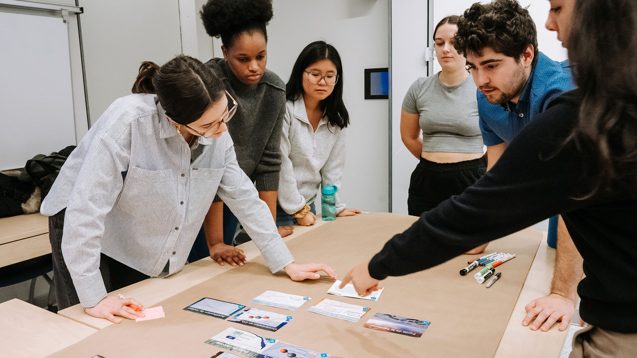 La Fresque du climat, atelier pédagogique collaboratif facilitant la compréhension des enjeux climatiques.