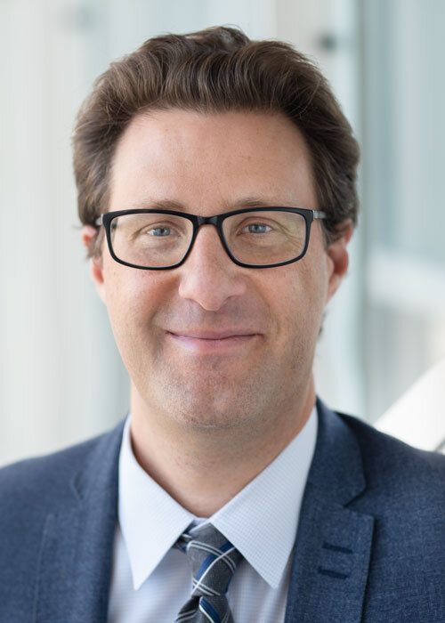 Yany Grégoire reçoit le <i>Best Reviewer Award</i> du <i>Journal of Service Research</i>