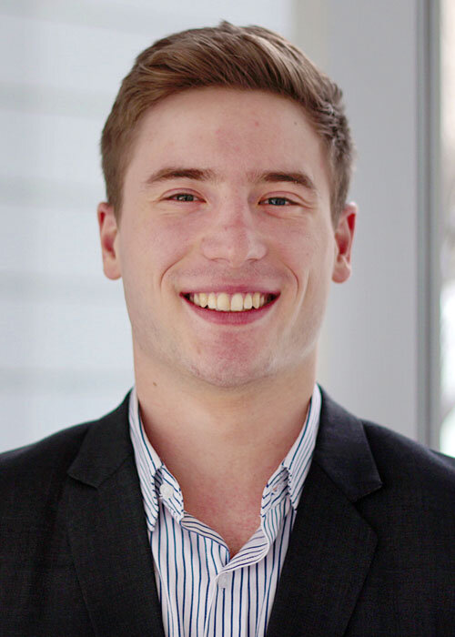 Antoine Lapointe reçoit la Médaille académique de la Gouverneure générale du Canada