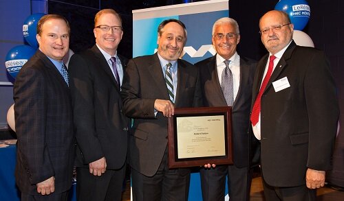 Robert Dutton est nommé diplômé émérite