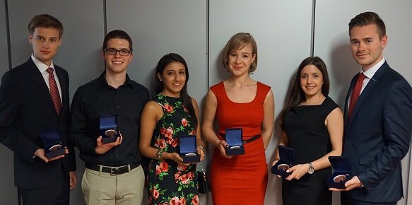 Six étudiants reçoivent la médaille du lieutenant-gouverneur pour la jeunesse