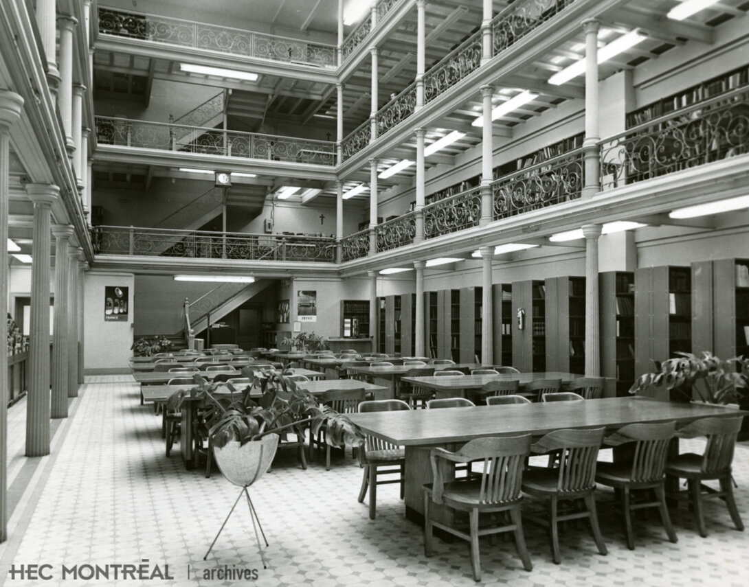   Description : Bibliothèque du premier immeuble de l'École, rue Viger. Date : ca 1960 Crédit photo : Photographe inconnu Cote archivistique : A011/XPH,0007