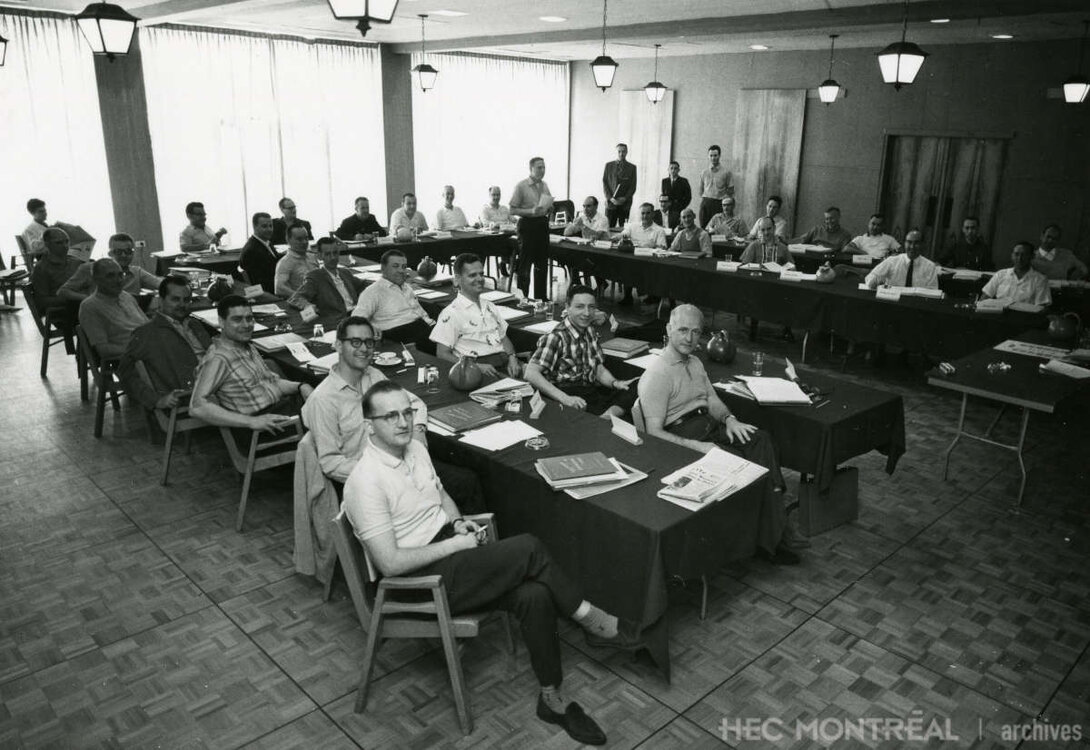   Description : Cours de perfectionnement en administration à l'Estérel. Date : 1964 Crédit photo : Photographe inconnu Cote archivistique : A024/XPH,0012