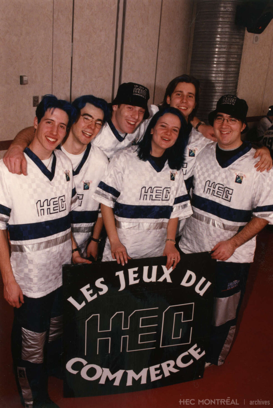   Description : Équipe HEC, Jeux du Commerce. Date : 1999 Crédit photo : Photographe inconnu Cote archivistique : A047/X99,0001