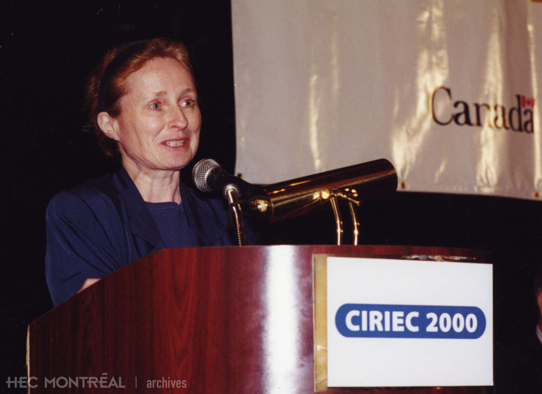   Description : Colloque du Centre interdisciplinaire de recherche et d’information sur les entreprises collectives. Date : 2000 Crédit photo : Photographe inconnu Cote archivistique : P007/XPH,002