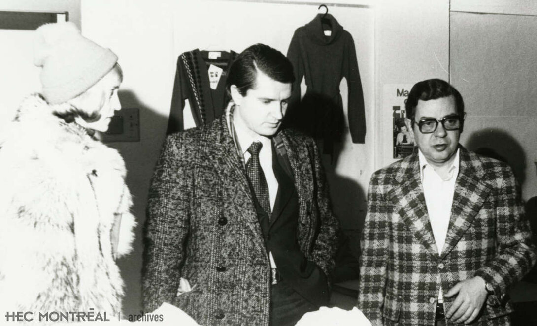   Description : Expo-vente tenue le 18 décembre 1976 par Tricofil au Centre culturel de Longueuil. Date : 1976 Crédit photo : Photographe inconnu Cote archivistique : P008/XPH,0001
