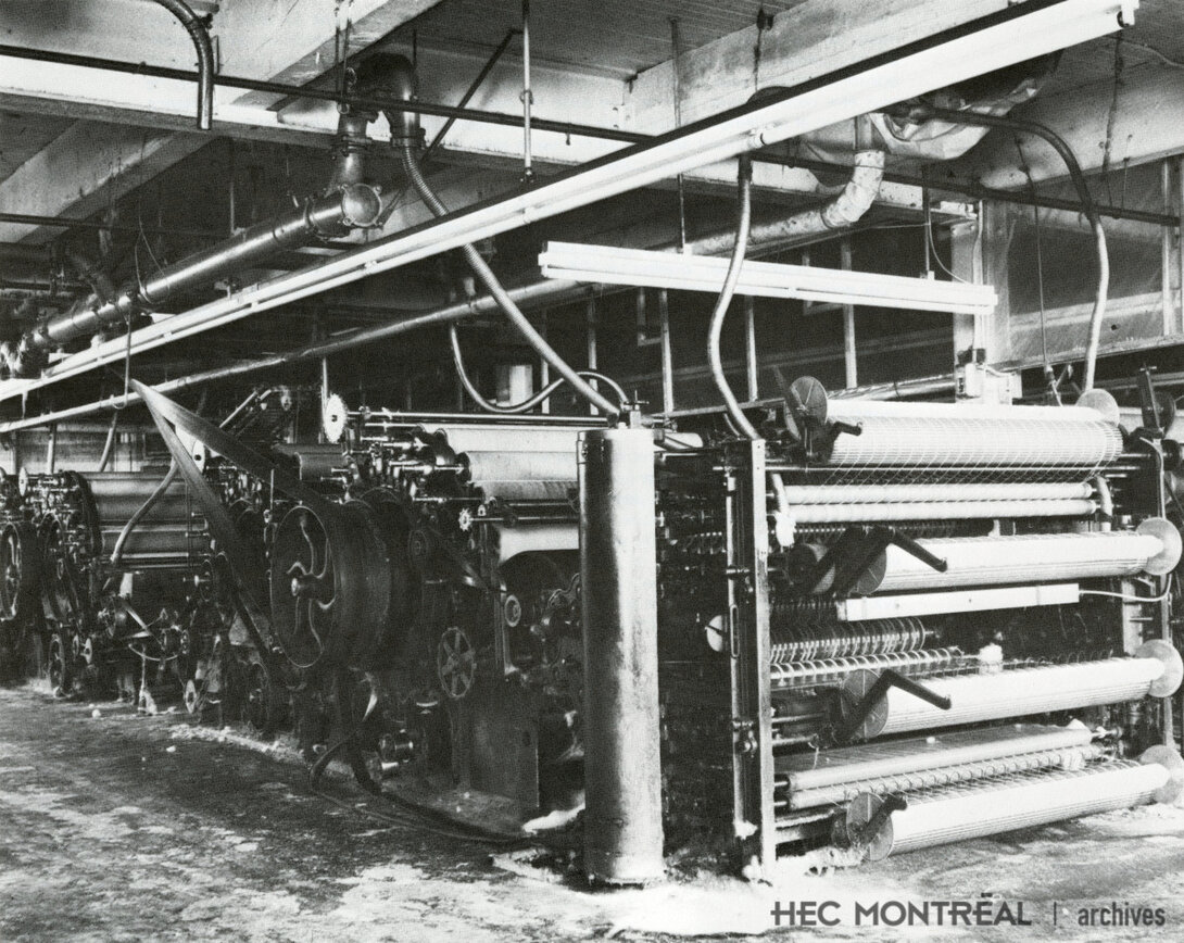   Description : Machines de l'usine Tricofil Date : Inconnue Crédit photo : Photographe inconnu Cote archivistique : P008/W1,0001