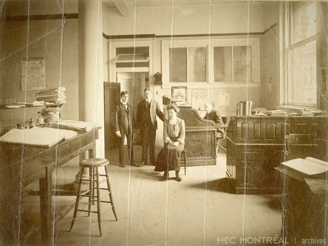   Description : Locaux administratifs du Bureau du commerce de Montréal. Date : ca 1904 Crédit photo : Dwight E. Dolan Cote archivistique : P019/X1,0011