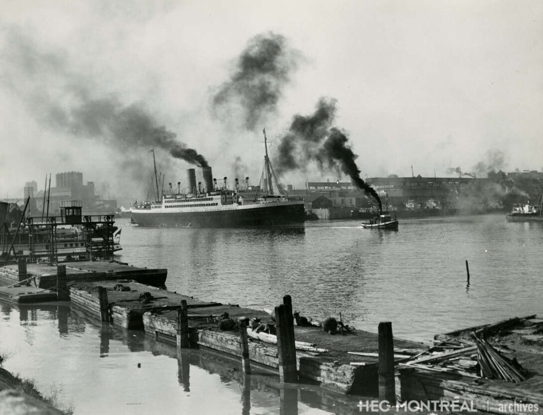   Description : Port de Montréal. Date : Inconnue Crédit photo : S. J. Hayward Cote archivistique : P019/X1,0032