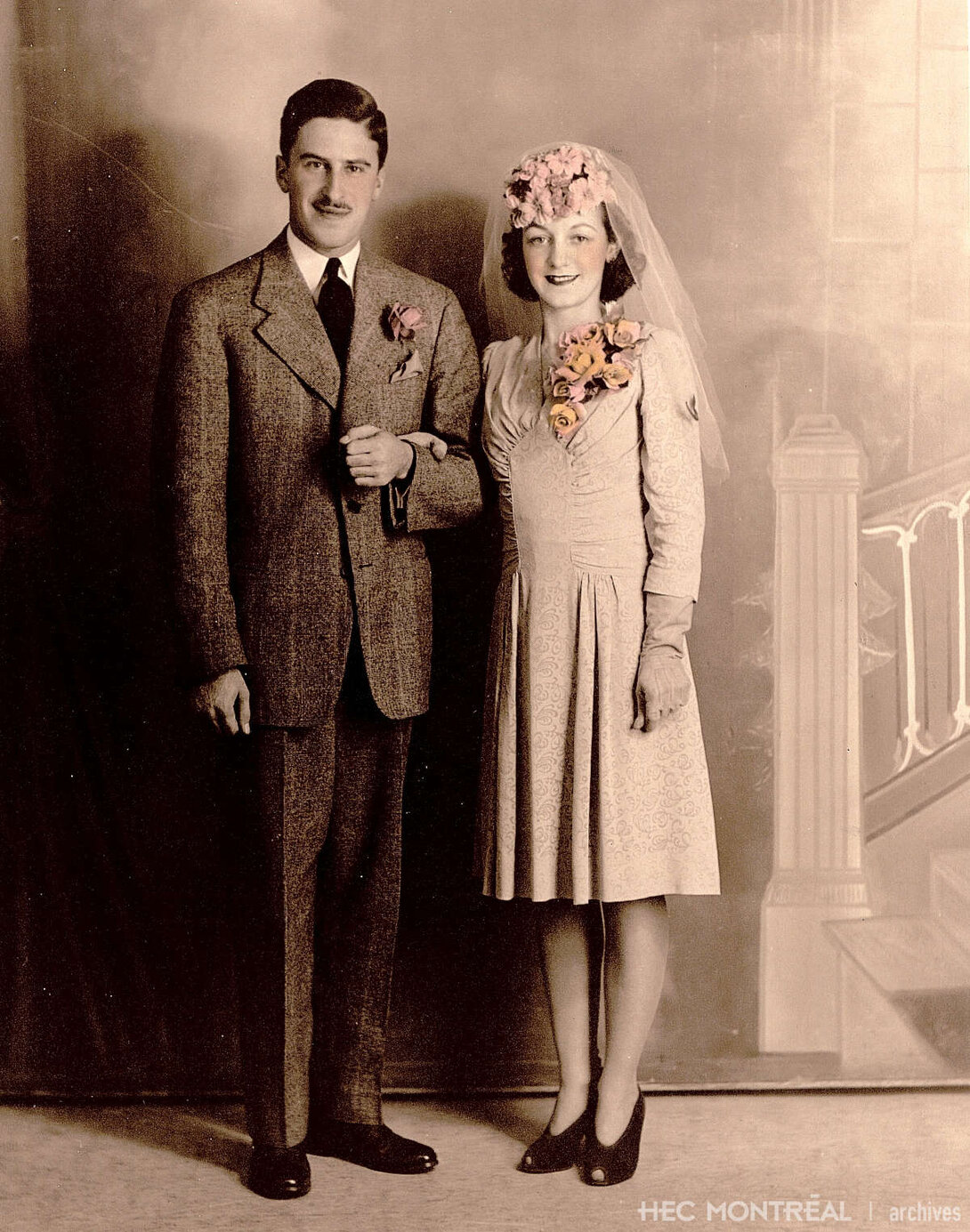   Description : Mariage de Jean-Paul Morin et de Carmen Corbeil, à Ville LaSalle. Date : 22 mai 1943 Crédit photo : Photographe inconnu Cote archivistique : P022/X99,0008