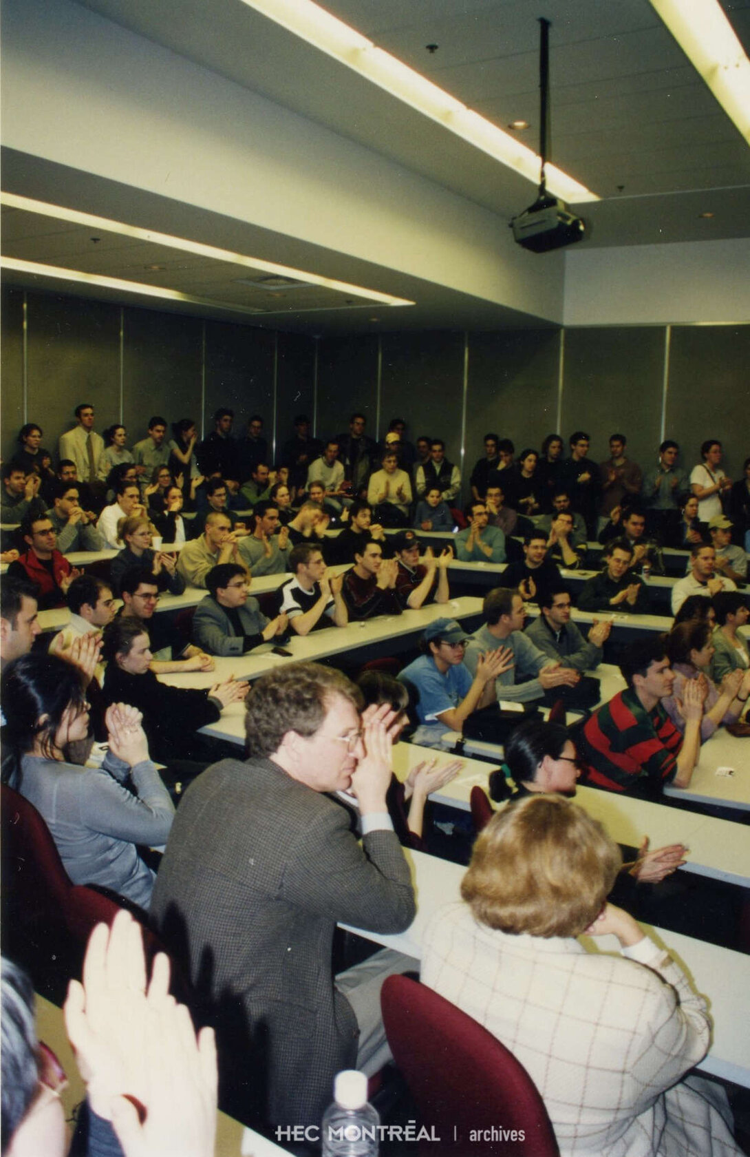   Description : Conférence B. Landry - La Société de relations d'affaires HEC Inc. de 1999. Date : 1999 Crédit photo : Photographe inconnu Cote archivistique : P032/Z,0005