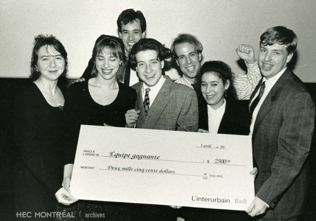   Description : L'équipe de l'Association Marketing HEC. Date : ca 1990 Crédit photo : Photographe inconnu Cote archivistique : P038/X99,0001