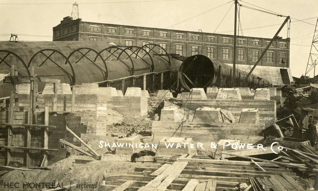   Description : Matériel de construction de la Shawinigan Water & Power Co. Date : Inconnue Crédit photo : Photographe inconnu Cote archivistique : P042/X99,0001