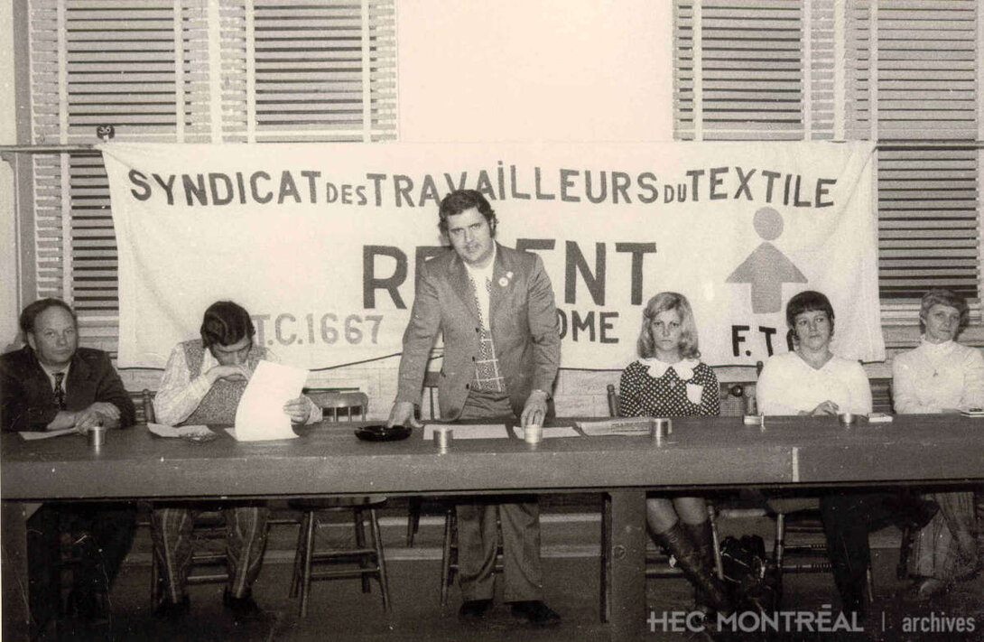   Description : Le syndicaliste Paul-André Boucher lors de l'ouverture de Tricofil, en février 1975. Date : 1975 Crédit photo : Photographe inconnu Cote archivistique : P051/XPH,0042