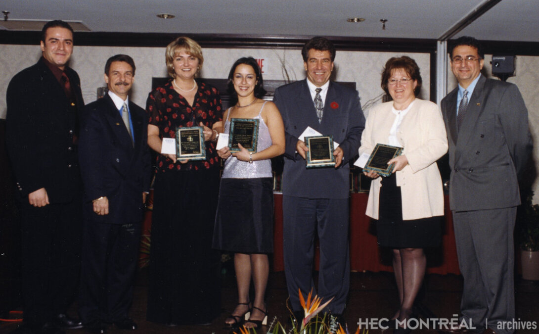   Description : Gala de la promotion 1999-2000 à l'hôtel Delta, à Montréal. Date : Inconnue Crédit photo : Photographe inconnu Cote archivistique : P066/X99,0001