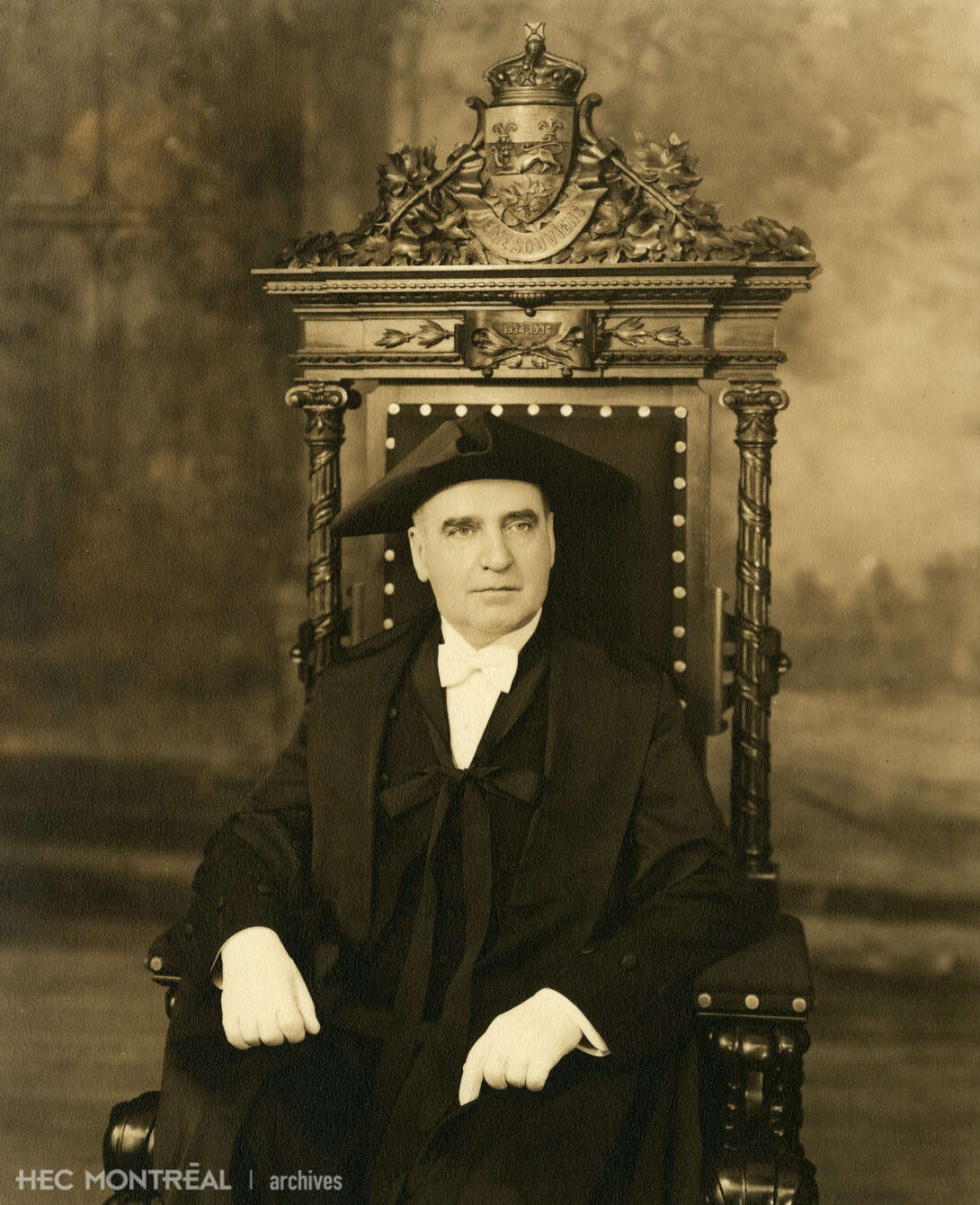   Description : Portrait d'Alphonse Raymond lors de sa nomination en tant que président de la division De Lorimier. Date : 1936 Crédit photo : Photographe inconnu Cote archivistique : P078/Z,0001