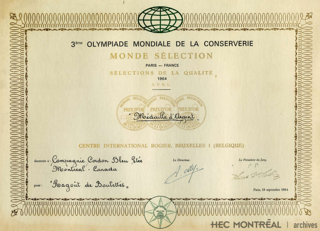   Description : Médaille d'argent dans la troisième Olympiade mondiale de la conserverie à Bruxelles en 1964.  Date : 1964 Crédit photo : Photographe inconnu Cote archivistique : P088/A,0008