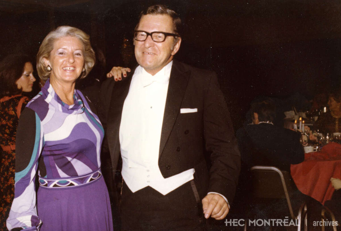   Description : 20e Gala du commerce de HEC Montréal à l'Hôtel Reine Élizabeth à Montréal.  Date : 1973 Crédit photo : Photographe inconnu Cote archivistique : P089/XPH,0003
