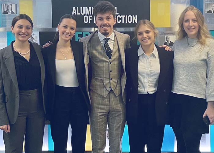 Le groupe laur&eacute;at