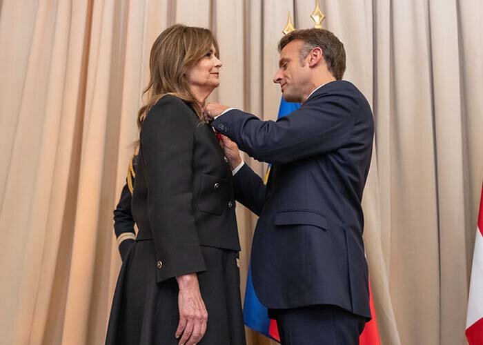 H&eacute;l&egrave;ne Desmarais